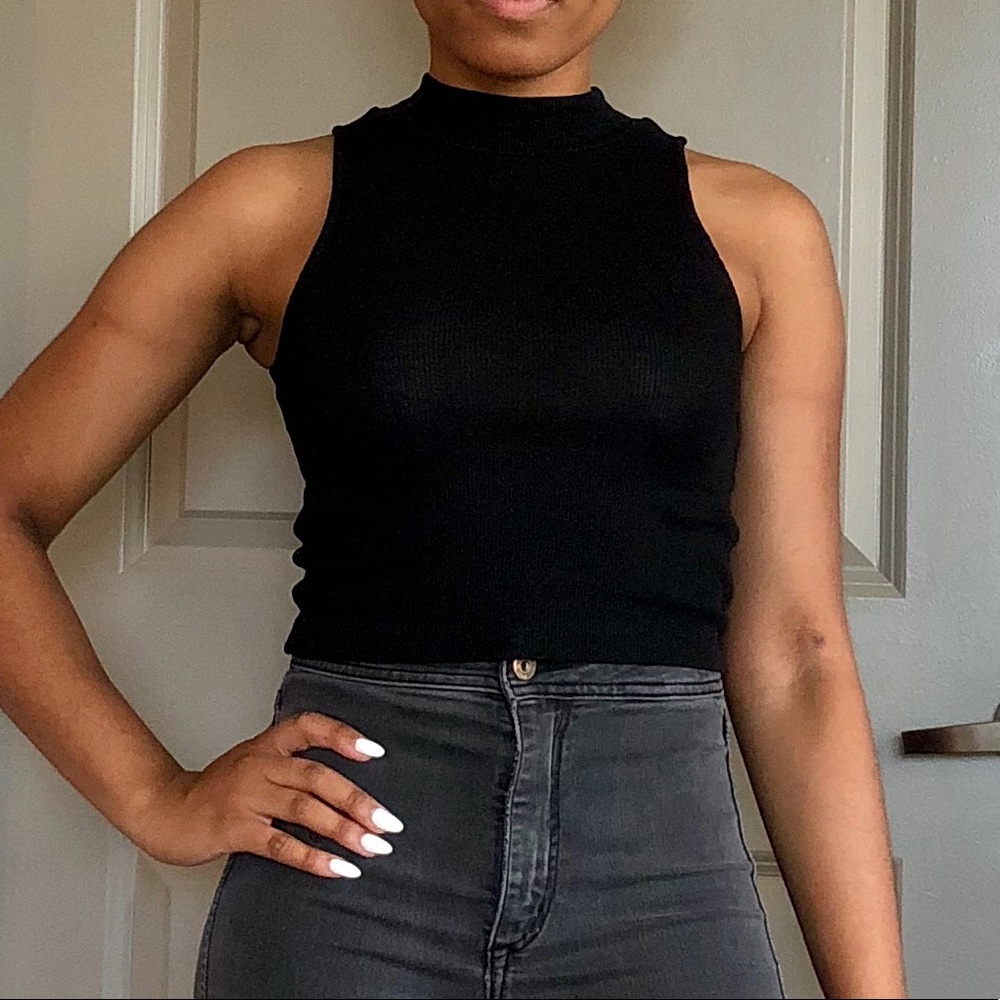 H&M Sleeveless Mock-Turtleneck Crop Top